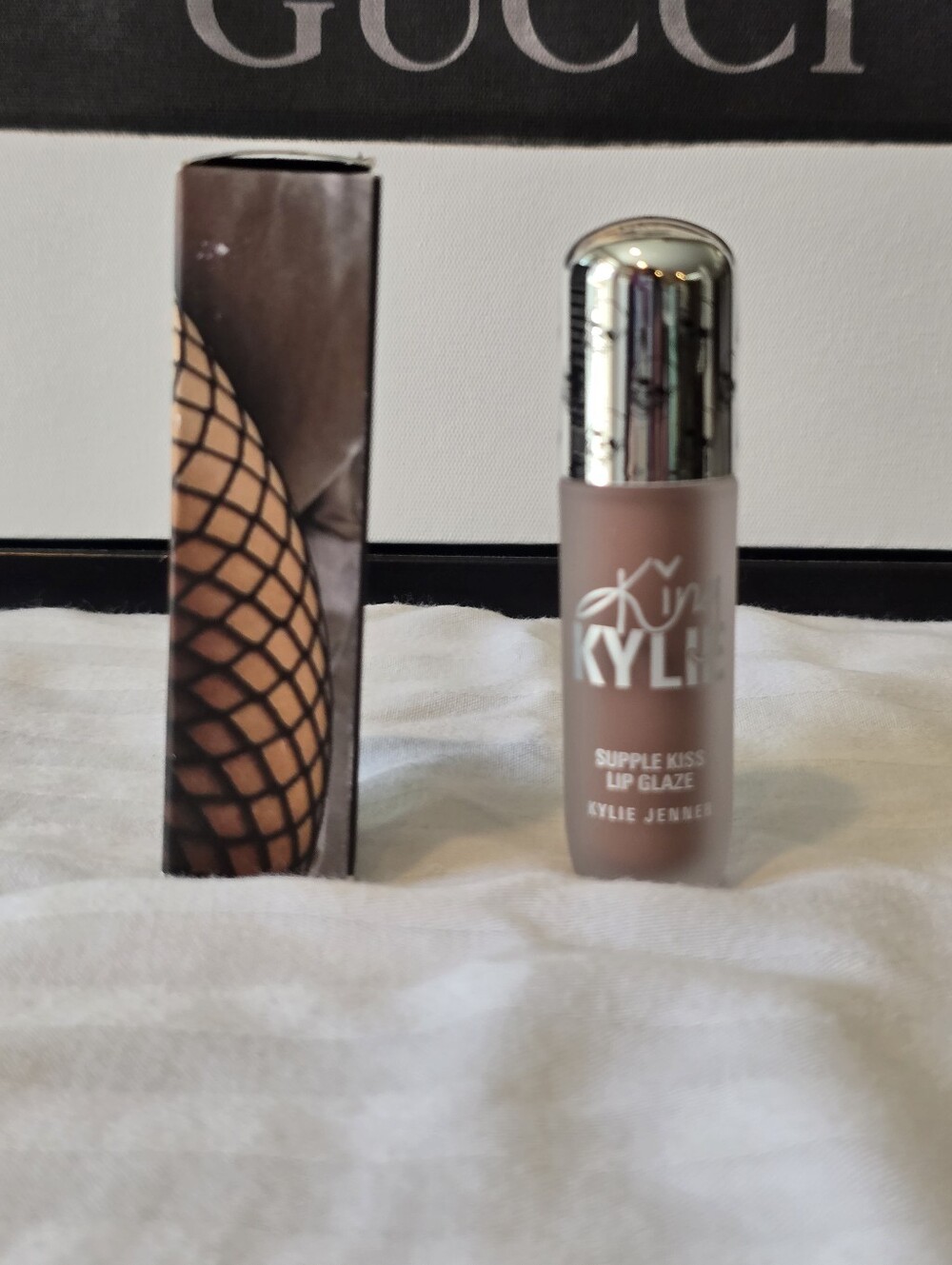 King KYLIE Supple Kiss Lip Glaze - Literally - Picture 2 of 8